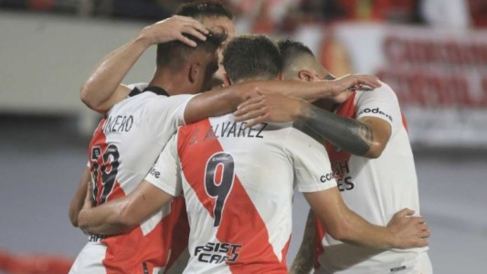 En una noche soñada, River goleó a Racing y se consagró campeón de la Liga