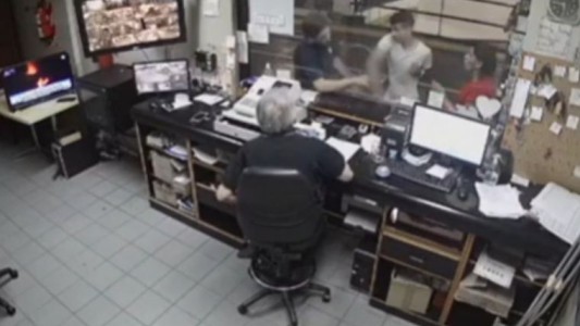 Un nuevo video muestra de frente cómo fue el brutal ataque al playero en el estacionamiento