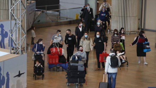 Israel cierra sus fronteras a extranjeros por la variante Ómicron del coronavirus