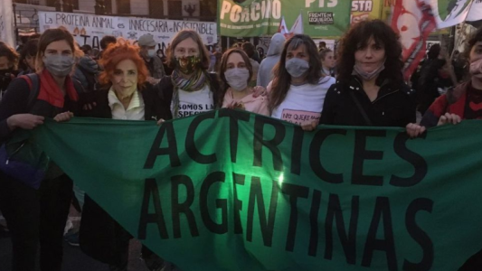 Comienza el juicio a Darthés por el abuso sexual de Thelma: Actrices Argentinas pidieron "un fallo contundente"