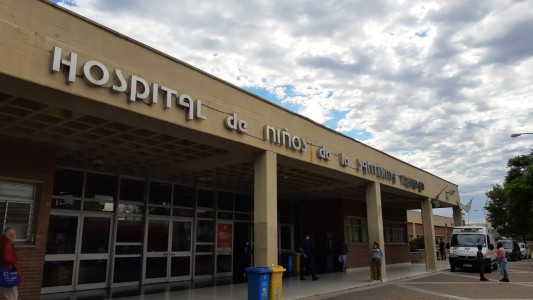 Evoluciona favorablemente el pequeño de 8 años abandonado por su madre