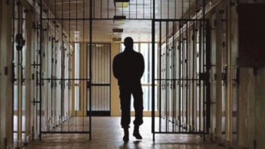 Un preso fue autorizado a hacer "home office" desde la cárcel