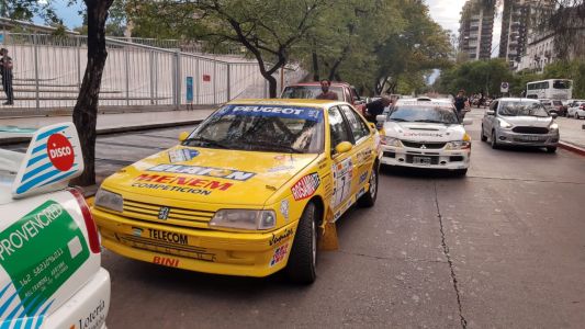 Históricos autos de rally por la ciudad en la noche de los museos