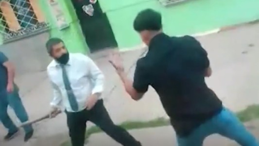 Pasajero no quiso usar barbijo y terminó a las trompadas con el colectivero