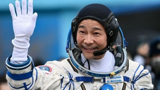 Rusia lleva a multimillonario japonés a la Estación Espacial Internacional