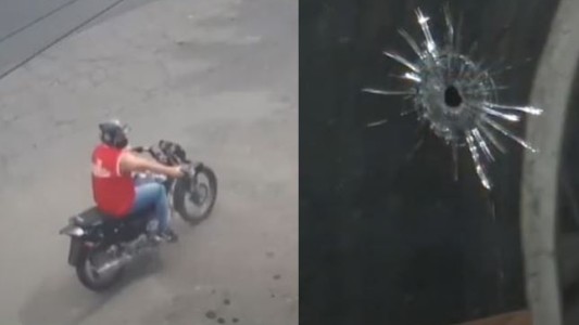 VIDEO: el momento en que un sicario balea una gomería de Rosario