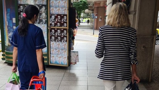 La respuesta de la empleada doméstica al tuitero que subió la foto viral: "Asco clasista"