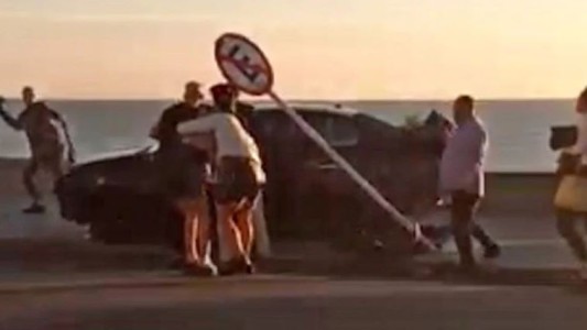 Emiten alerta para que no pueda tramitar el registro un joven que chocó en la costa de Mar del Plata