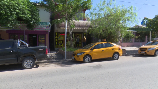 Balearon una base de taxis en Neuquén