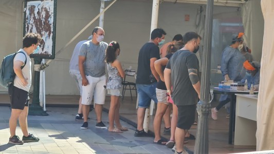 Curva ascendente de contagios en Córdoba: 5.064 positivos este viernes