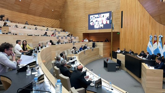 Comenzó la sesión para tratar el polémico proyecto del juego online en Córdoba