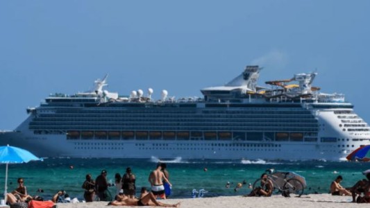 Las autoridades sanitarias de Estados Unidos recomiendan evitar los viajes en cruceros aunque se esté vacunado