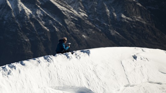 Tienen 19 años, estaban desparecidos y se salvaron gracias a una señal de S.O.S que dibujaron en la nieve
