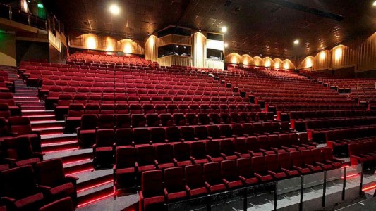 Temporada de verano: Suspenden 7 obras de teatros por Covid