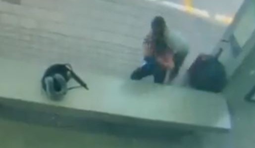 Brutal ataque en Miami: un hombre intentó estrangular a una mujer con los cordones de su zapatilla