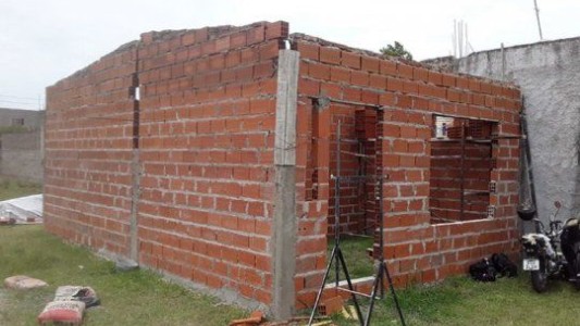 Cambió el iPhone por la casa propia y la felicitaron en las redes