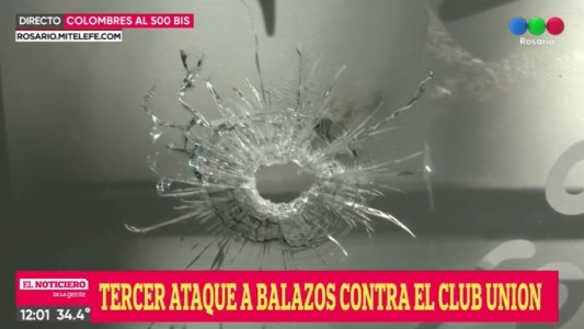 VIDEO: conmoción en un club social y deportivo, perforaron el frente con una decena de balazos
