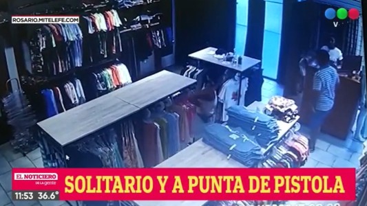 Video: asalto a mano armada en un local comercial de pleno centro de Rosario