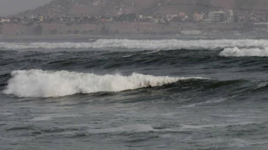 Dos mujeres murieron en Perú al ser arrastradas por las olas que se produjeron tras la erupción del volcán en Tonga