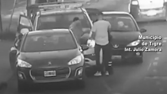 Conductor alcoholizado chocó a un patrullero, huyó y atropelló a un motociclista