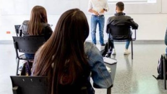 Clases presenciales: tres universidades públicas exigirán pase sanitario