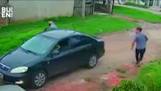 Lo secuestraron, lo liberaron y le robaron el auto