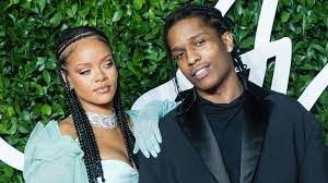 Rihanna está embarazada: la foto de su pancita que confirma la noticia
