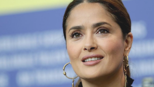Salma Hayek se mostró sin maquillaje y género furor en redes sociales