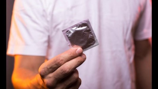 El "truco" de una chica para obligar a su pareja a usar preservativo
