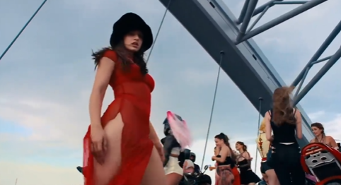 Rosalía estrenó su nuevo hit "Saoko"