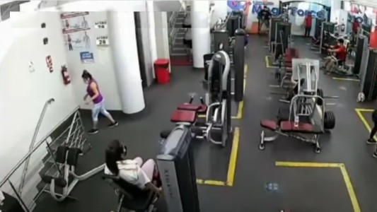 Hombre de 32 años murió cuando hacía ejercicios: su familia responsabilizó al gimnasio