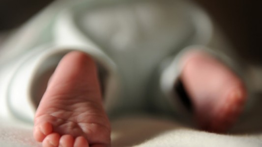 "Muerte dudosa": investigan el fallecimiento de una beba de 3 meses en Cipolletti