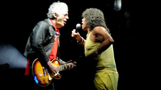 La Mona Jimenez desembarcó triunfal en el Cosquín Rock