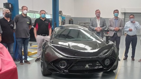 Una empresa canadiense proyecta la construcción de un auto eléctrico en Córdoba