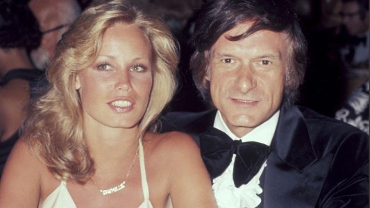 Ex de Hugh Hefner contó que lo encontró teniendo relaciones sexuales con su perro