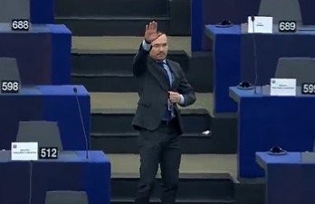 Un eurodiputado búlgaro hizo el saludo nazi en el Parlamento Europeo