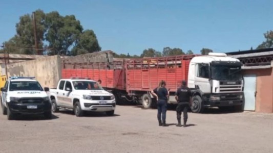 Un camionero murió aplastado tras chocar en el interior de un frigorífico en Bahía Blanca