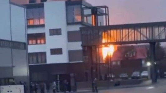 Guerra en Ucrania: el momento en el que un misil ruso impacta en un aeropuerto