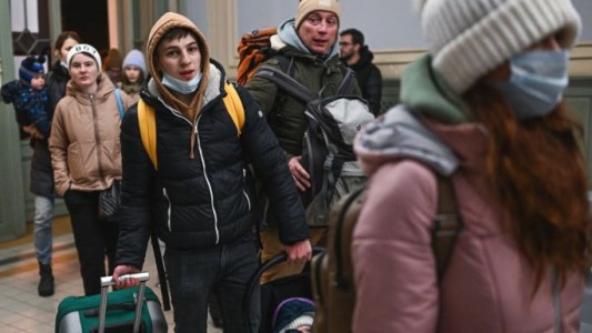 La escalada rusa en Ucrania forzó el desplazamiento de unas 100 mil personas