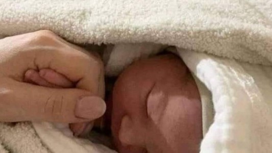 La conmovedora historia de una joven que dio a luz en medio de la guerra