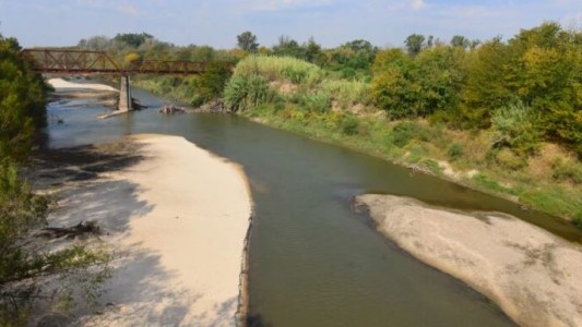 Buscan a dos hermanos de 11 y 13 años que nadaban en un arroyo de Entre Ríos