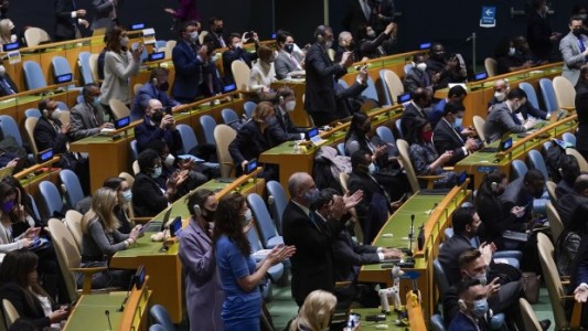 La ONU, con el voto de Argentina, "exige" a Rusia cesar la guerra en Ucrania