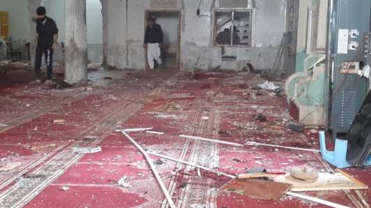 Explotó una mezquita en Pakistán y hay 50 muertos: creen que fue un ataque suicida