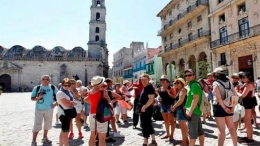Turistas rusos suspenden vacaciones y salen de urgencia de Cuba para poder regresar a su país (1)