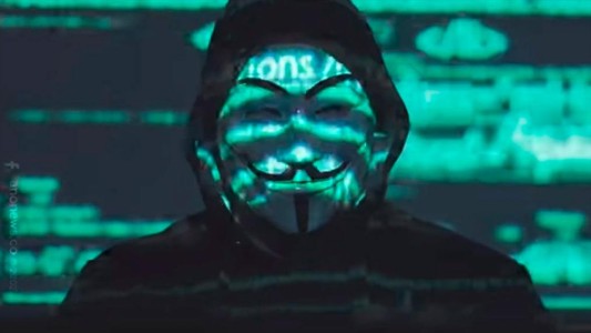Anonymous hackeó la televisión en Rusia y transmitió imágenes de lo que sucede en Ucrania