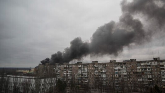 El horror de la guerra: nena de 6 años murió deshidratada en las ruinas de una casa bombardeada