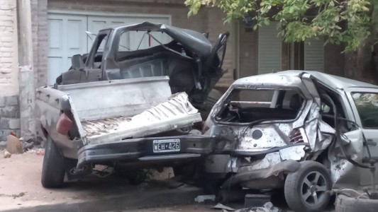 Jeep a toda velocidad dejó un muerto y siete autos destruidos