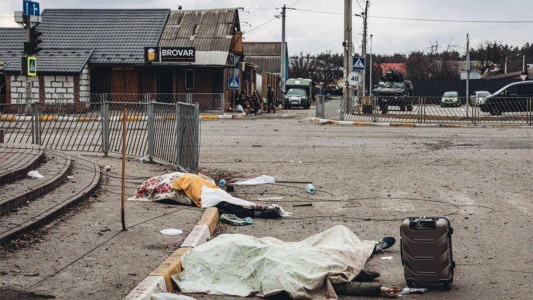 La historia de la familia que murió en un bombardeo de Rusia: sólo se salvó el papá