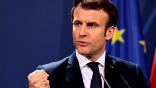 Emmanuel Macron calificó el bombardeo al hospital infantil de Ucrania como un "acto de guerra indigno e inmoral"