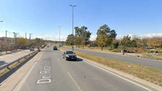 Tres chicas fueron sorprendidas tirando piedras contra autos